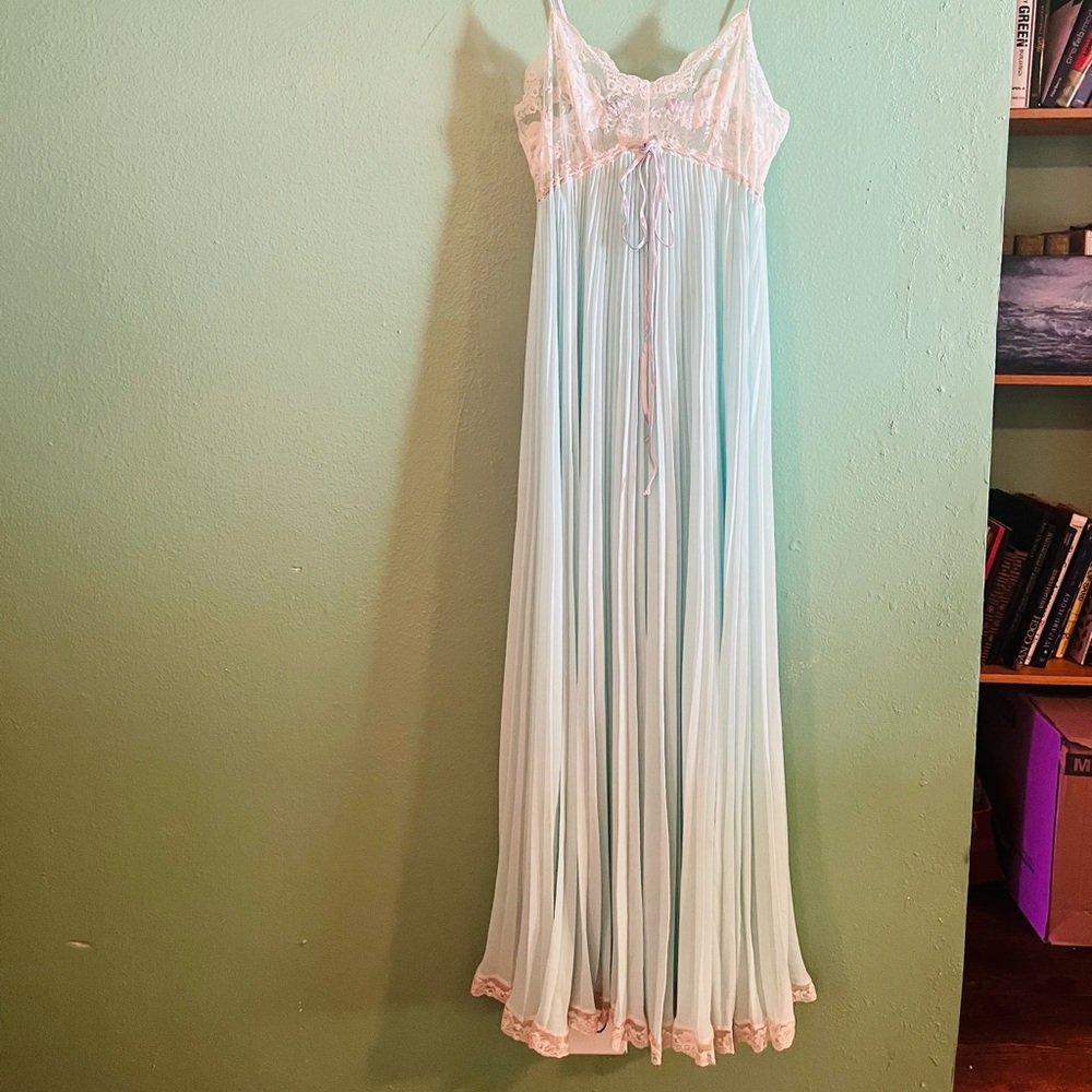 Blue Lace Lucie Ann vintage Nightgown